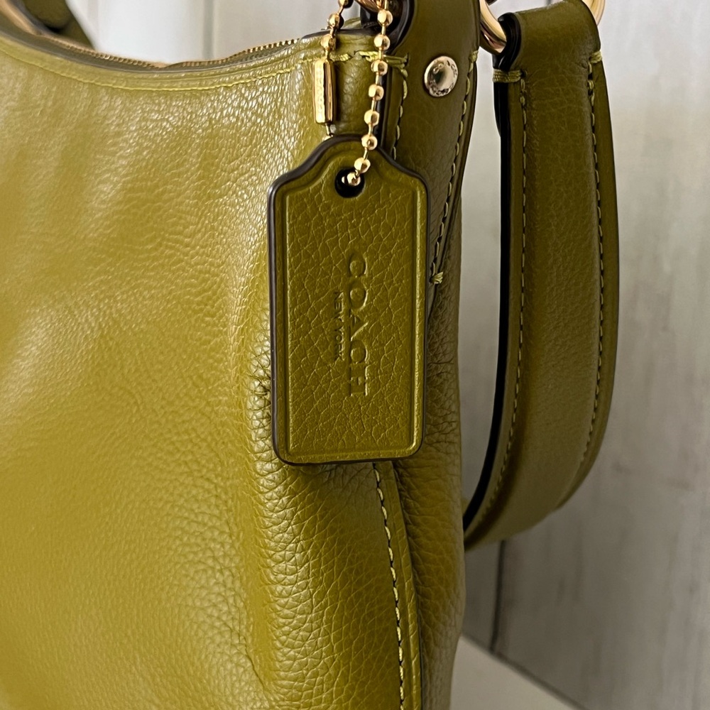 Coach 90128 - Small Skylar Hobo Bag - Picture 4 of 10